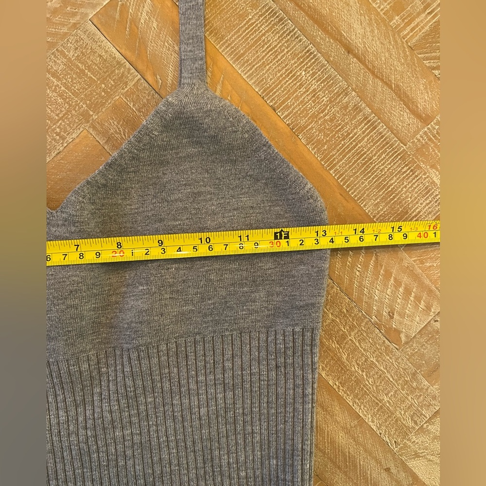 Alice + Olivia classics crop top sleeveless sweater gray size medium - Picture 4 of 5